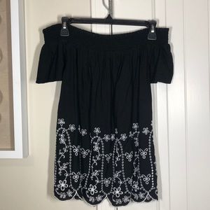 black short sleeve off the shoulder top